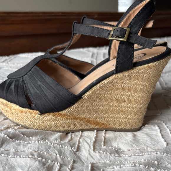 Candie's Black Espadrille Wedge Sandals - Picture 4 of 4